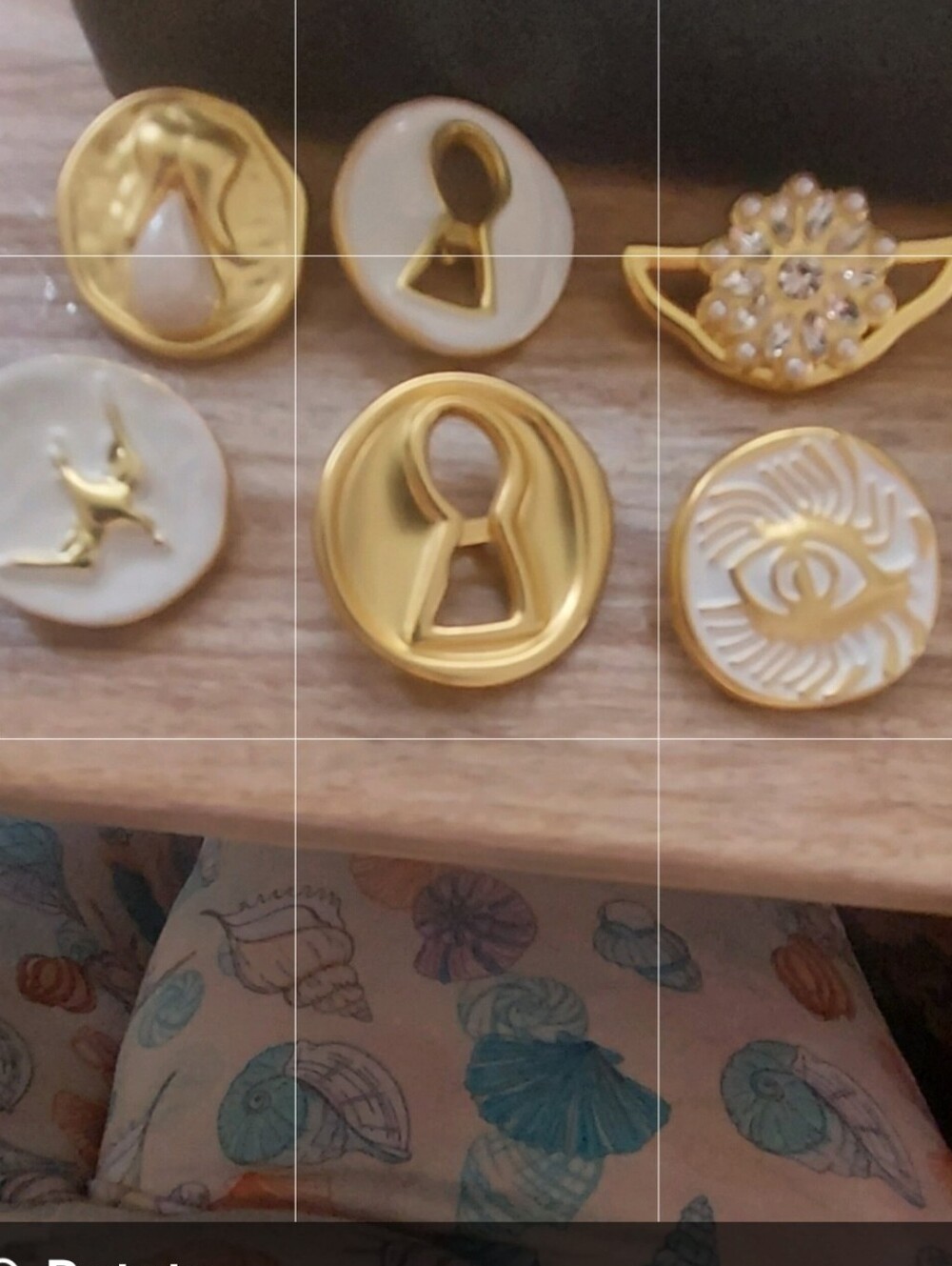 Schiaparelli 6 butoons brooch